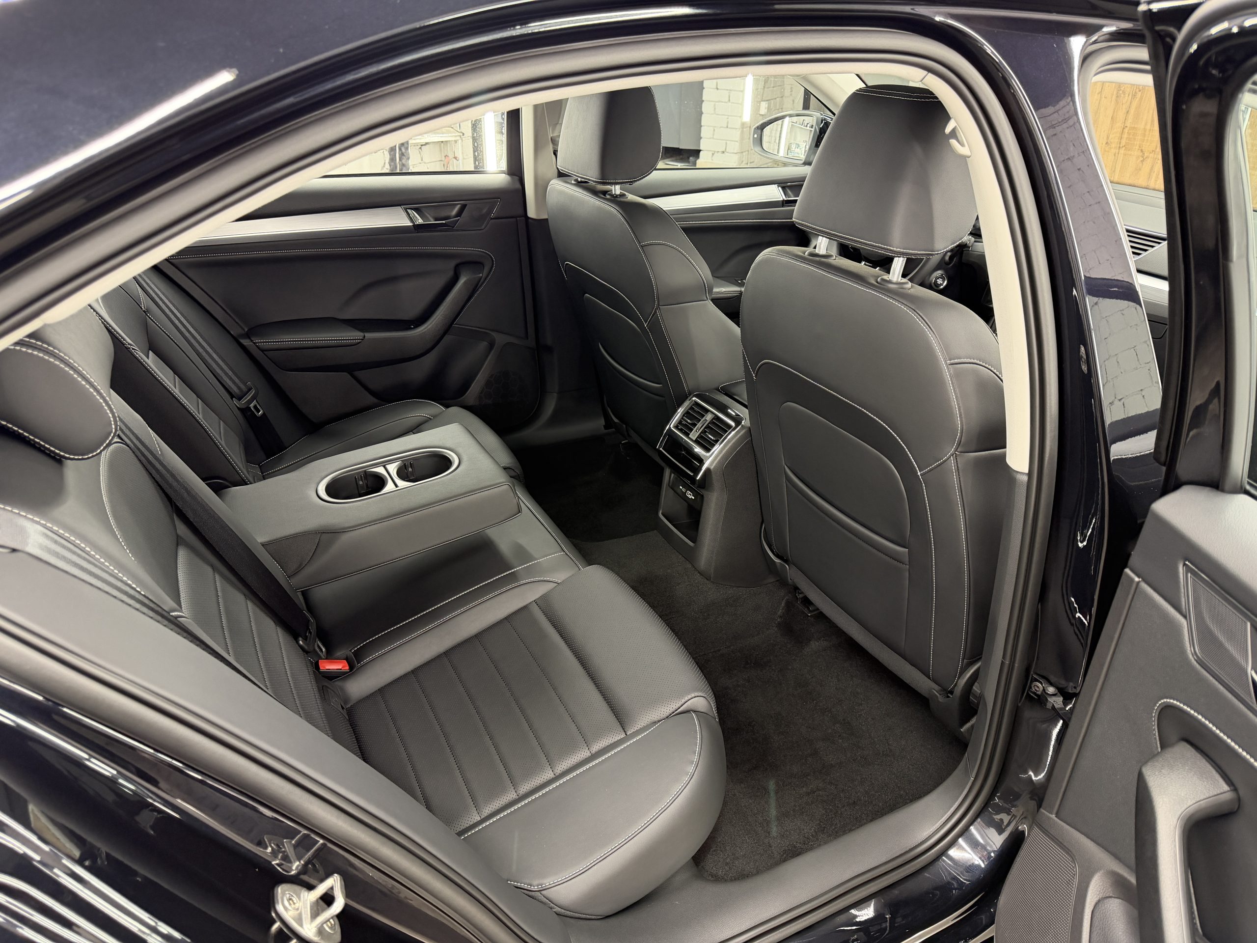 SKODA Superb Exclusive, 2025 г, 21 км - изображение 2