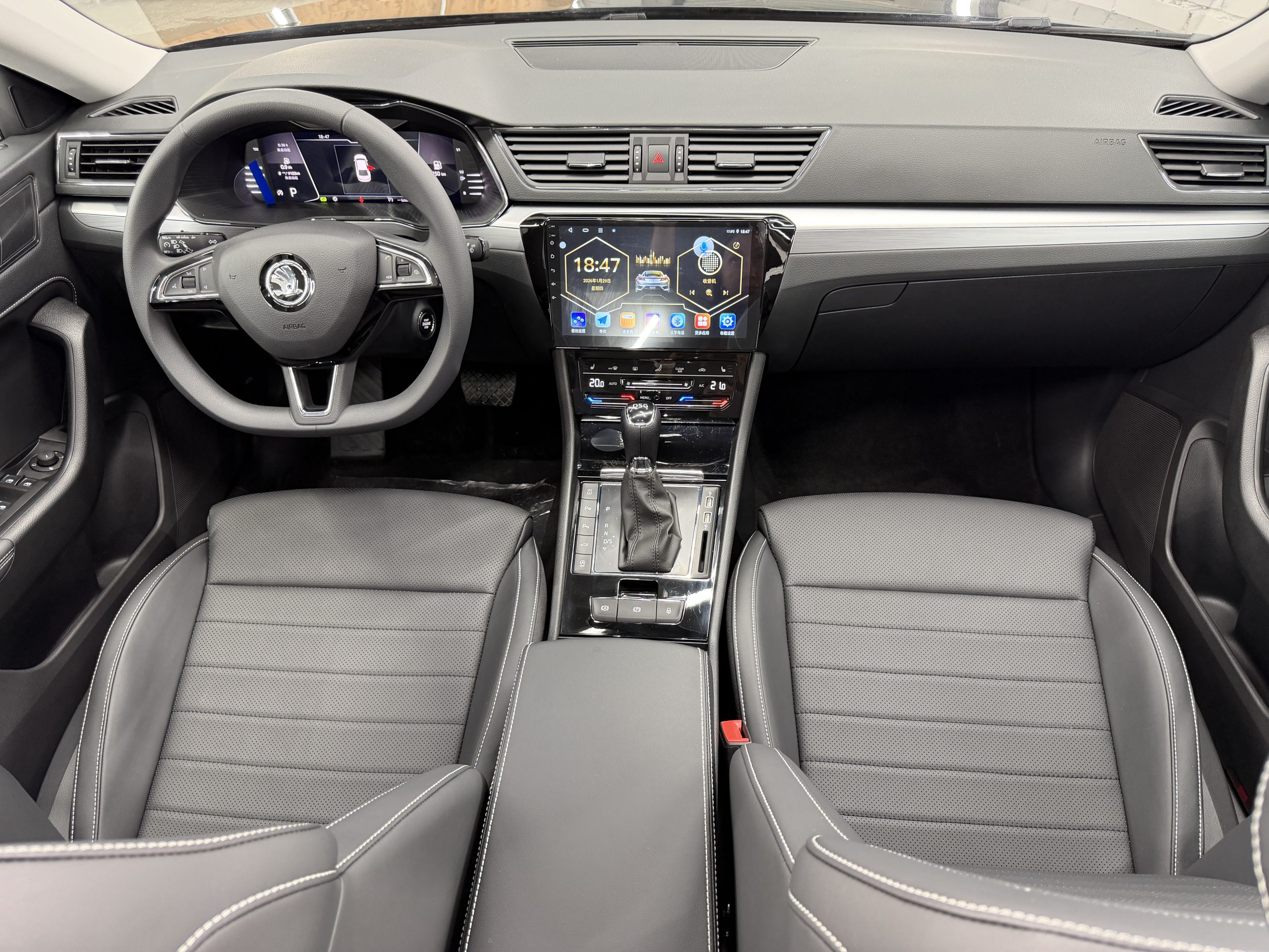 SKODA Superb Exclusive, 2025 г, 21 км - изображение 13