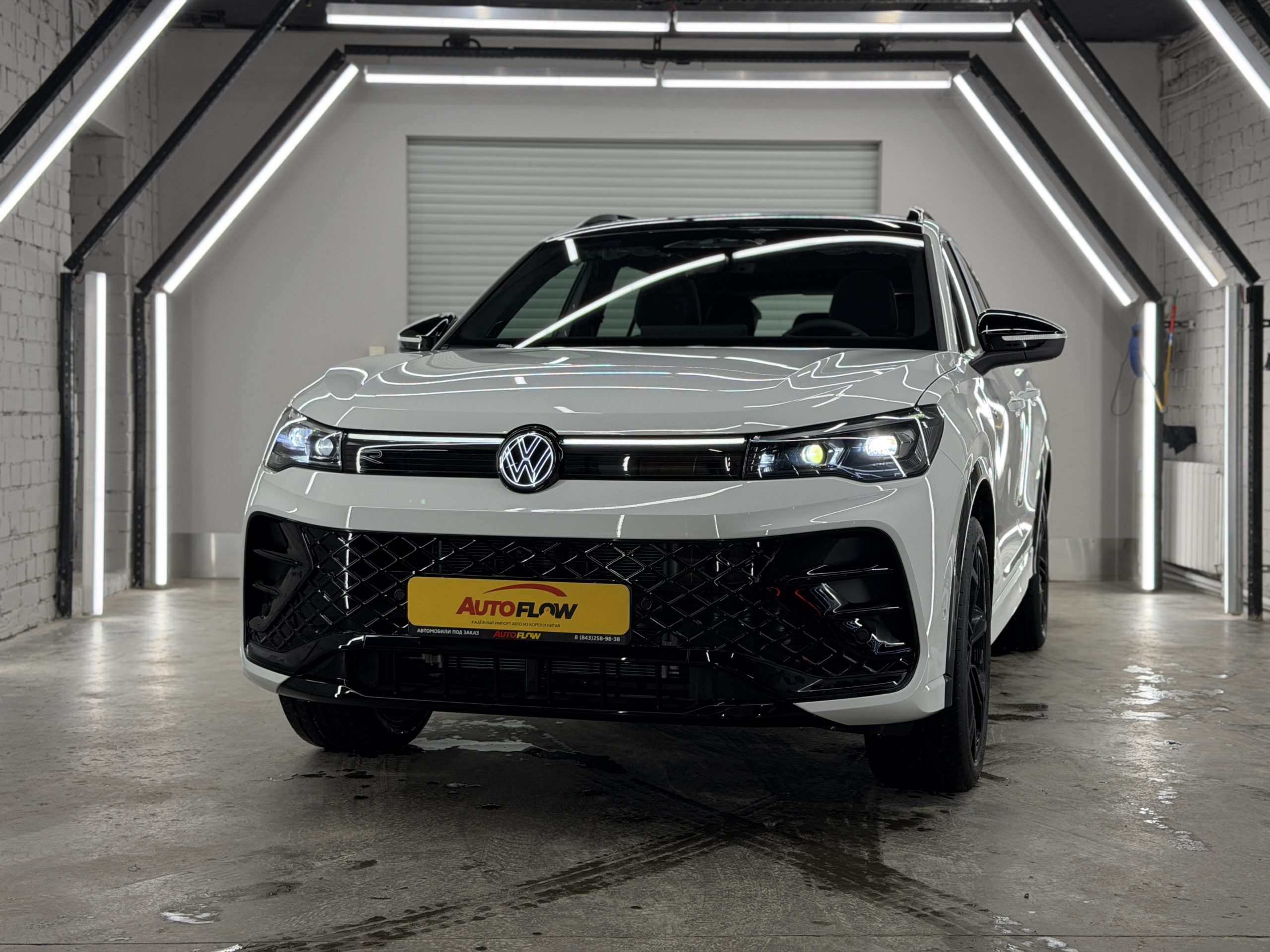 Volkswagen Tiguan III, 2025 г.в., L Pro 2.0 AMT (220 л.с.) 4WD R-Line Premium. - изображение 1