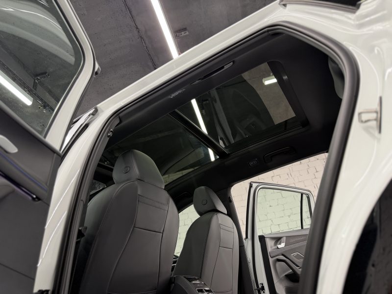 Volkswagen Tiguan III, 2025 г.в., L Pro 2.0 AMT (220 л.с.) 4WD R-Line Premium.