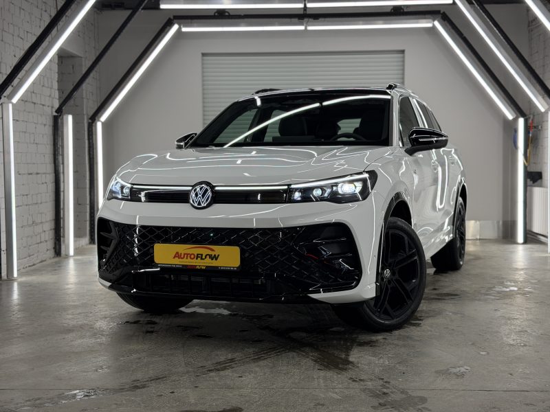 Volkswagen Tiguan III, 2025 г.в., L Pro 2.0 AMT (220 л.с.) 4WD R-Line Premium.