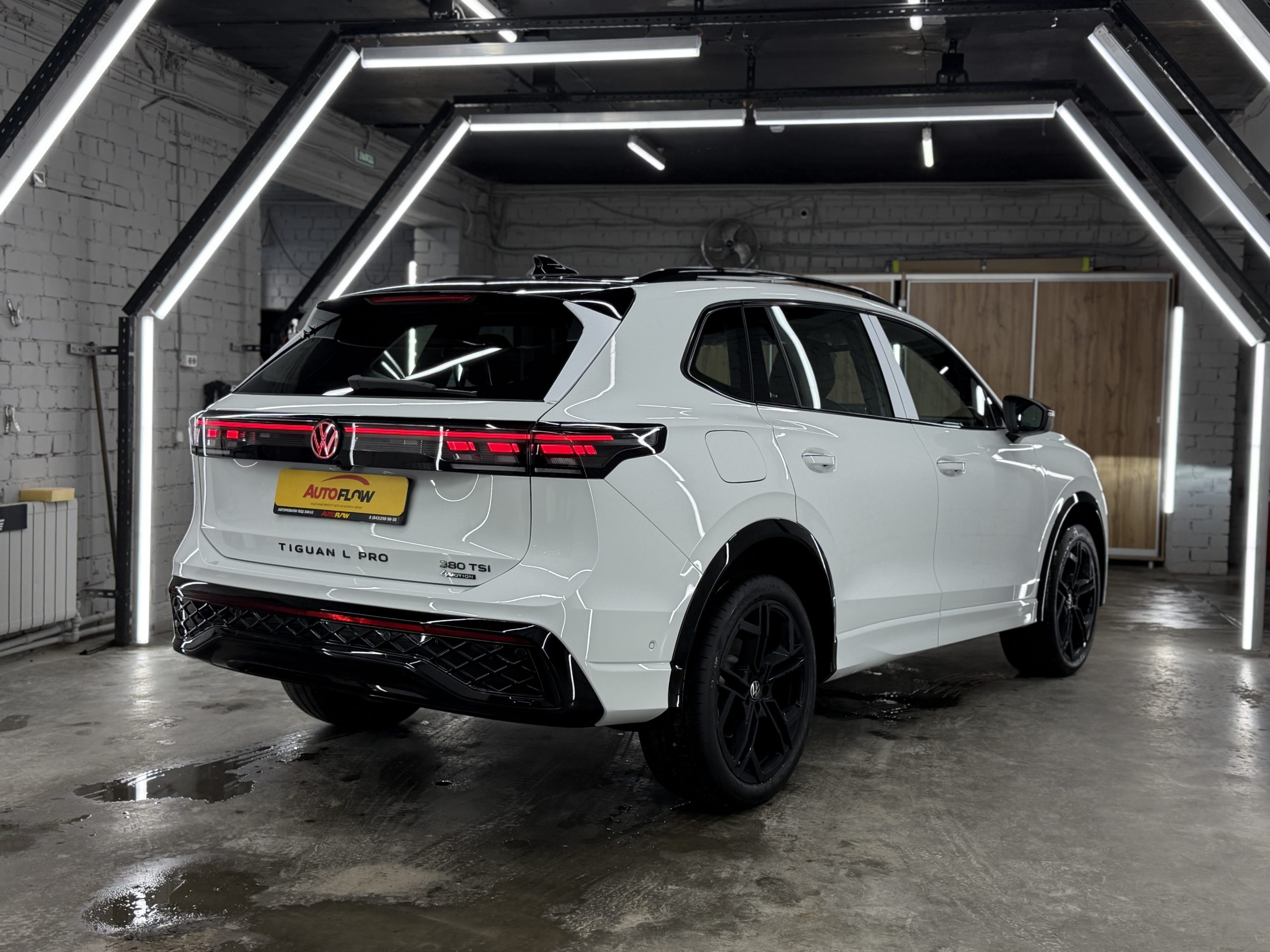 Volkswagen Tiguan III, 2025 г.в., L Pro 2.0 AMT (220 л.с.) 4WD R-Line Premium. - изображение 13