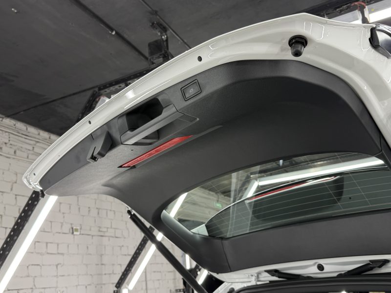 Volkswagen Tiguan III, 2025 г.в., L Pro 2.0 AMT (220 л.с.) 4WD R-Line Premium.