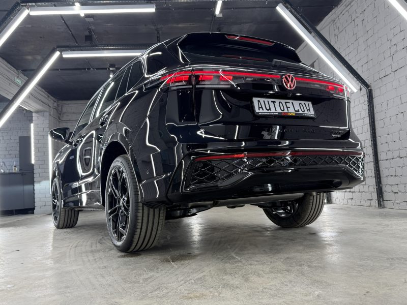 Volkswagen Tiguan III, 2026 г.в., L Pro 2.0 AMT (220 л.с.) 4WD R-Line Premium