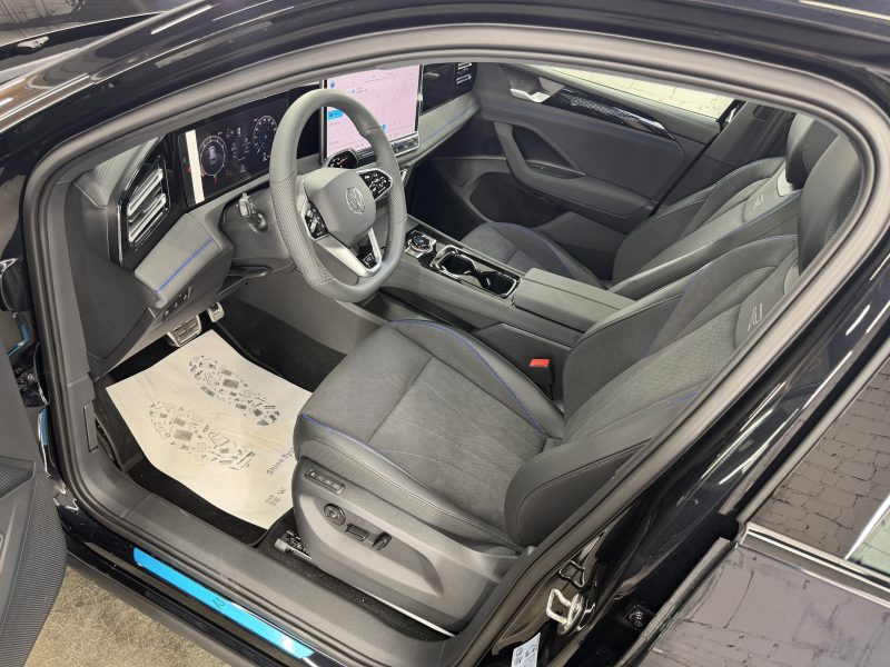 Volkswagen Tiguan III, 2026 г.в., L Pro 2.0 AMT (220 л.с.) 4WD R-Line Premium