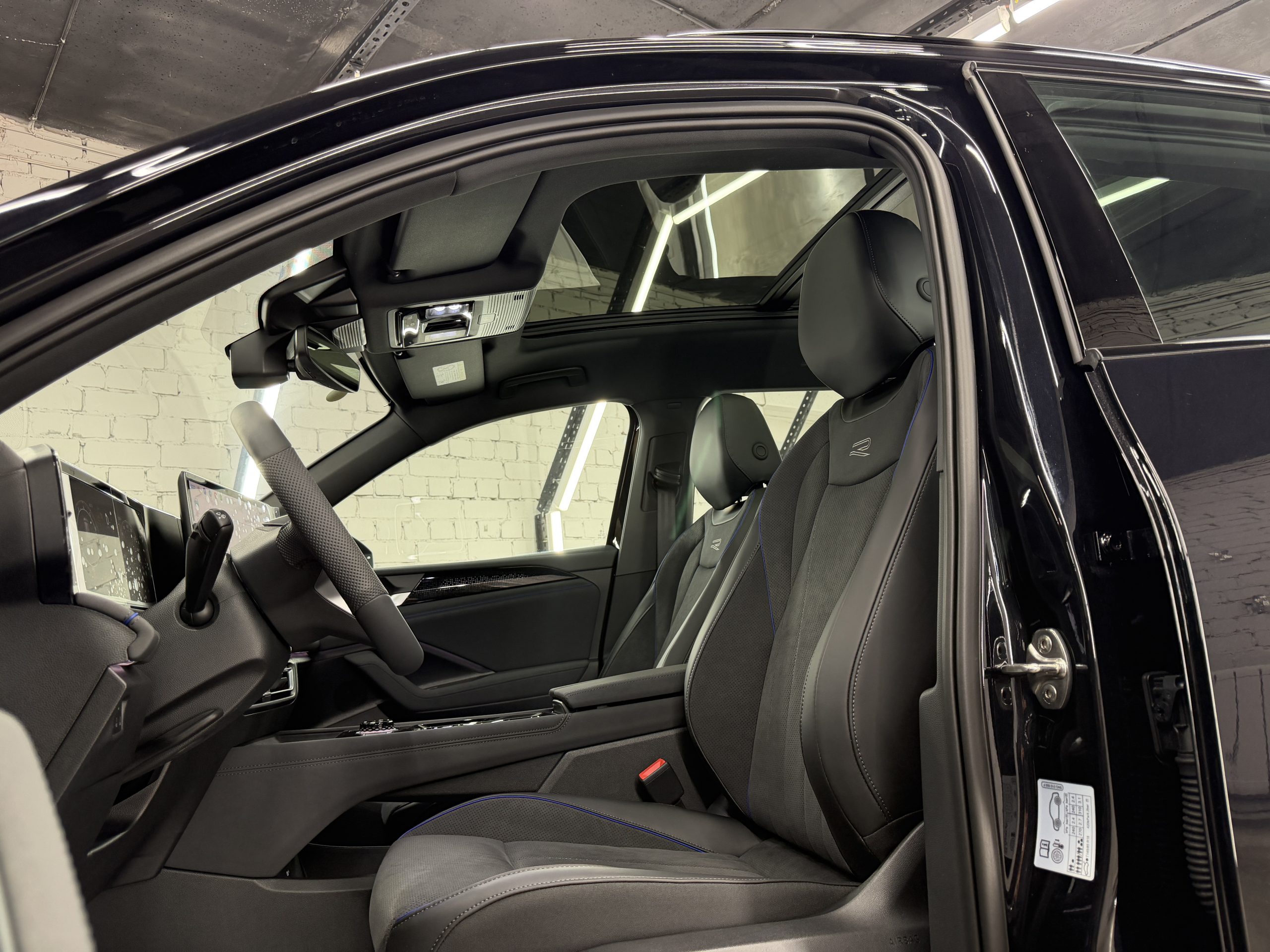 Volkswagen Tiguan III, 2026 г.в., L Pro 2.0 AMT (220 л.с.) 4WD R-Line Premium - изображение 20