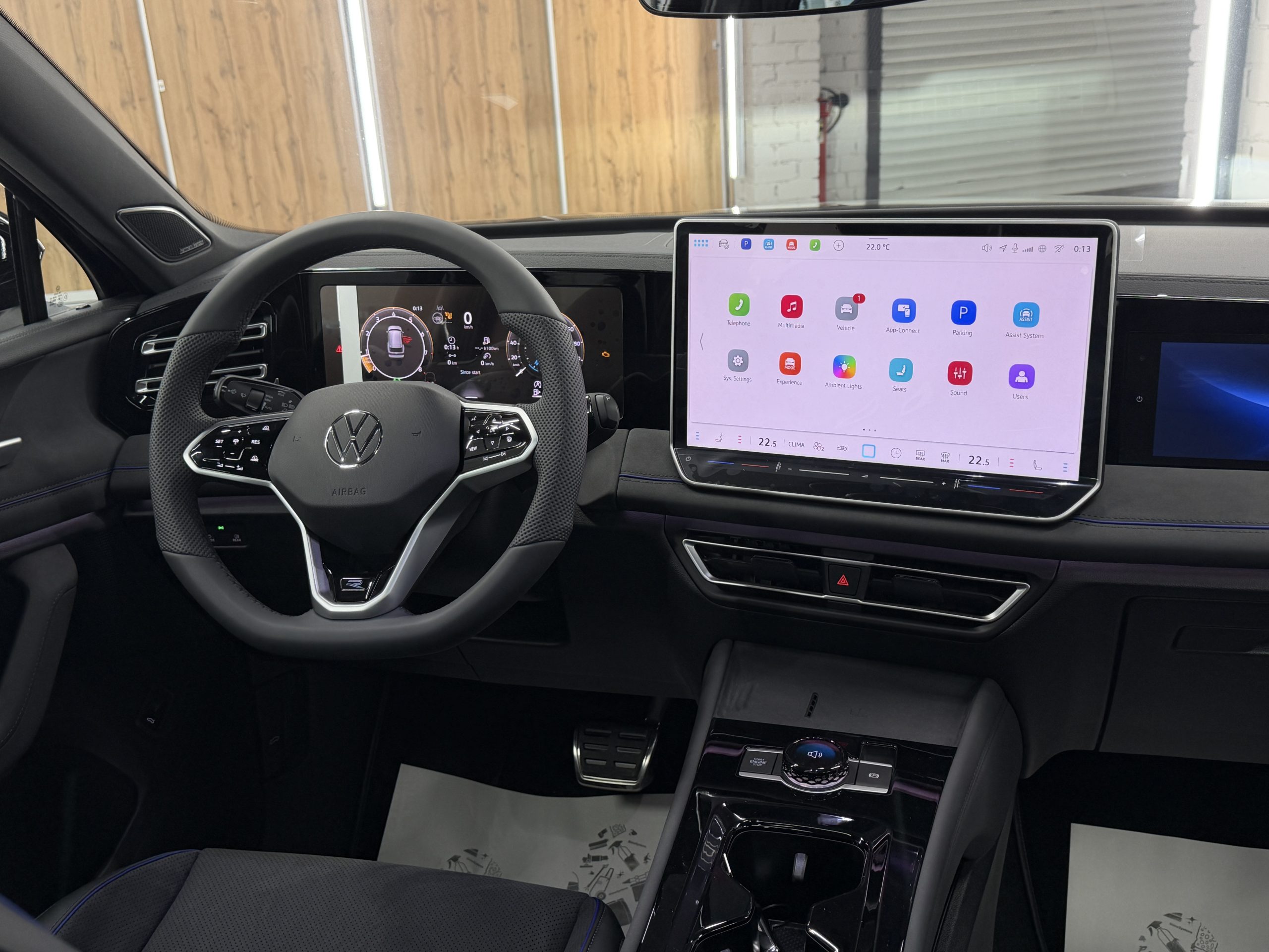 Volkswagen Tiguan III, 2026 г.в., L Pro 2.0 AMT (220 л.с.) 4WD R-Line Premium - изображение 29