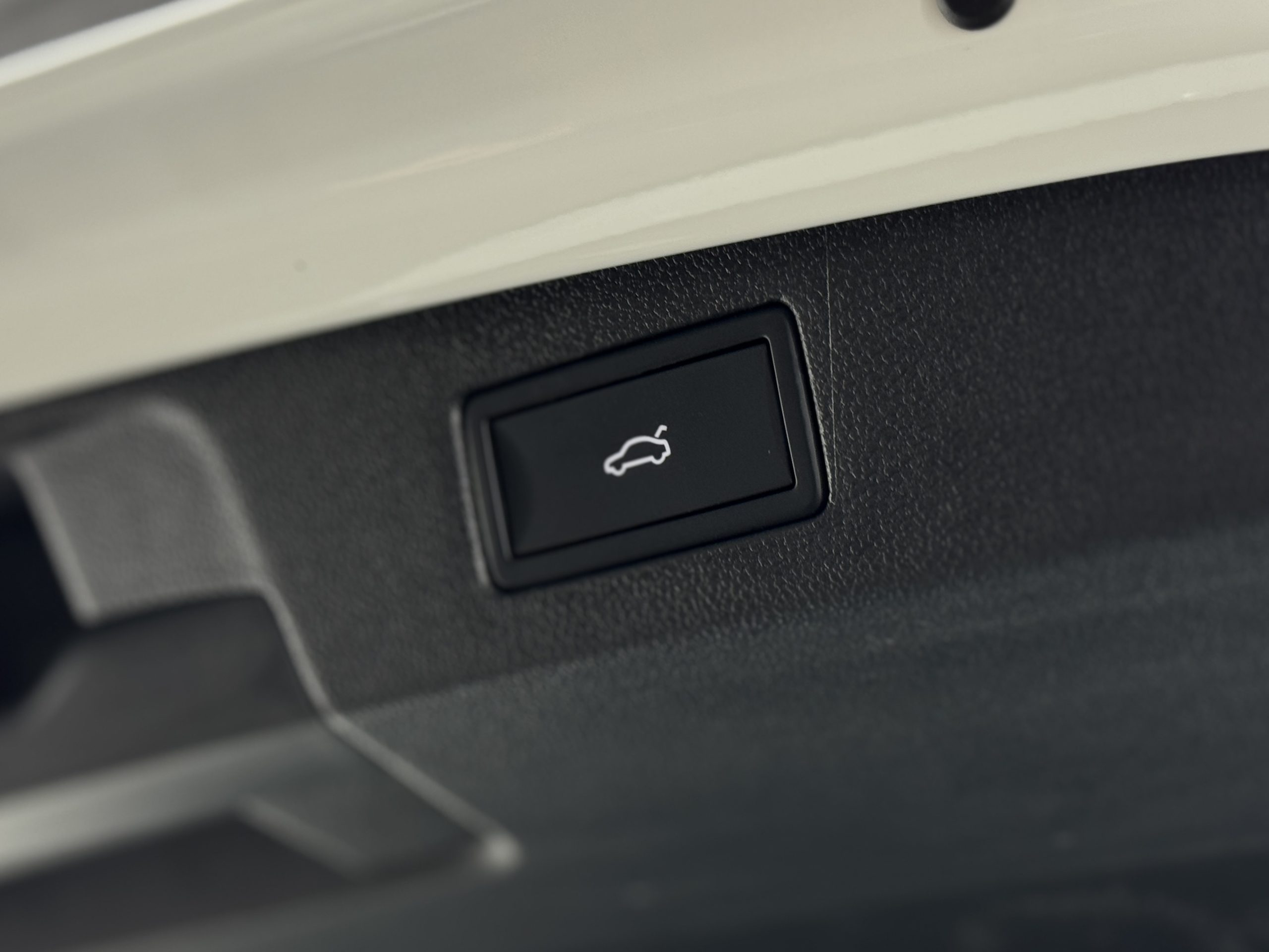 Volkswagen Tiguan III, 2026 г.в., L Pro 2.0 AMT (220 л.с.) 4WD R-Line Premium - изображение 24