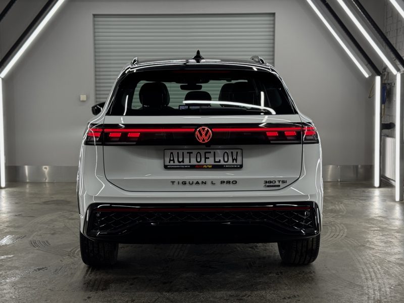 Volkswagen Tiguan III, 2026 г.в., L Pro 2.0 AMT (220 л.с.) 4WD R-Line Premium