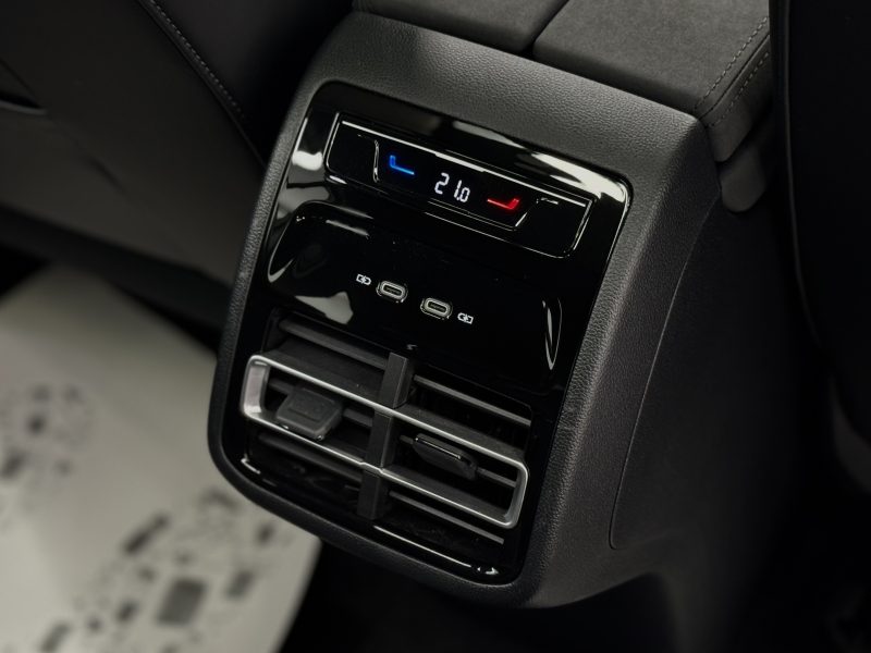 Volkswagen Tiguan III, 2026 г.в., L Pro 2.0 AMT (220 л.с.) 4WD R-Line Premium