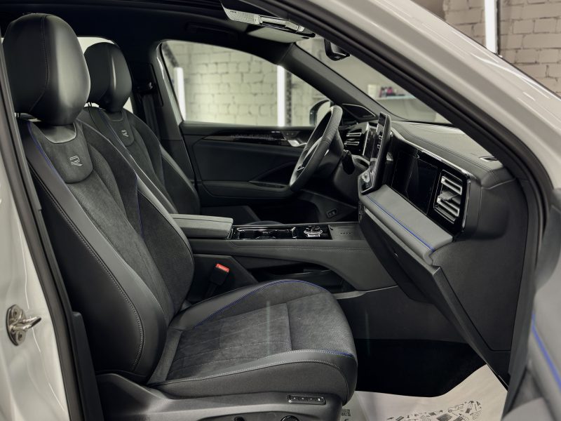 Volkswagen Tiguan III, 2026 г.в., L Pro 2.0 AMT (220 л.с.) 4WD R-Line Premium