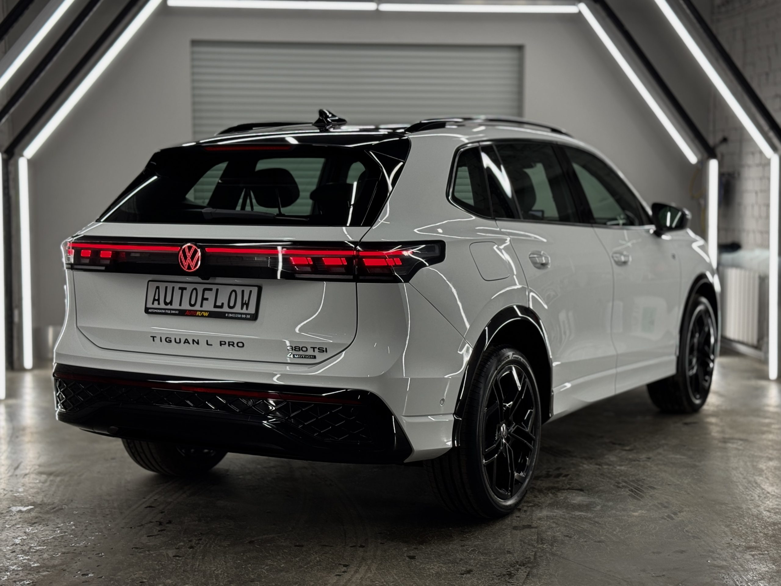 Volkswagen Tiguan III, 2026 г.в., L Pro 2.0 AMT (220 л.с.) 4WD R-Line Premium - изображение 3