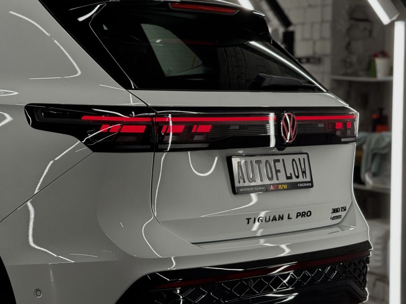 Volkswagen Tiguan III, 2026 г.в., L Pro 2.0 AMT (220 л.с.) 4WD R-Line Premium