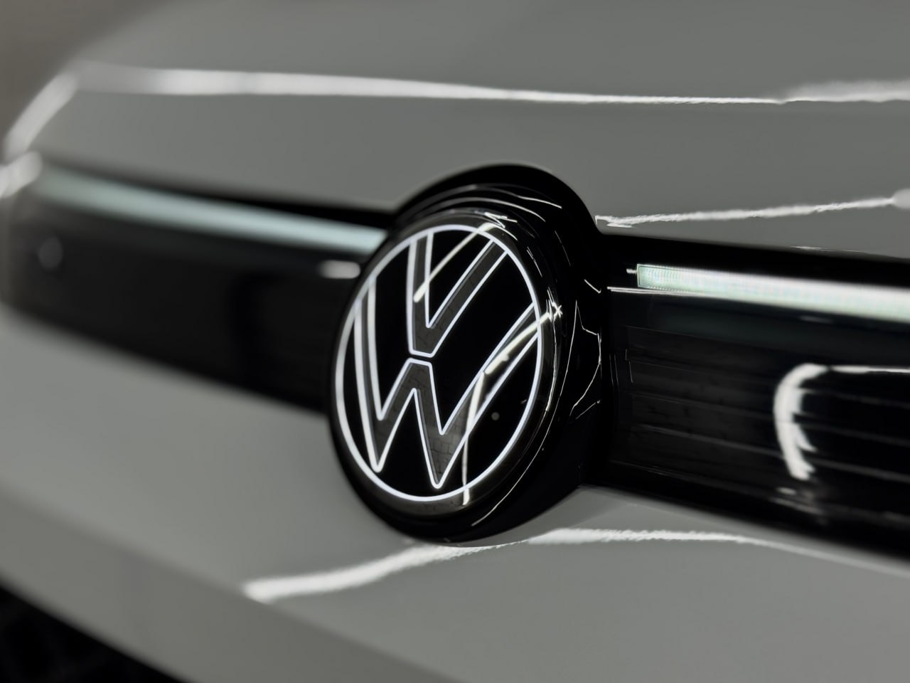 Volkswagen Tiguan III, 2026 г.в., L Pro 2.0 AMT (220 л.с.) 4WD R-Line Premium - изображение 3